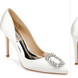 NEW Badgley Mischka Cher White Heels